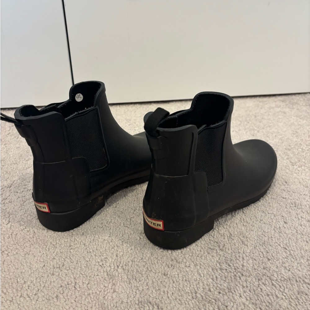Hunter Women's Black Chelsea Boots